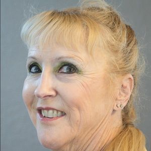 Meet your Posher, Carrie